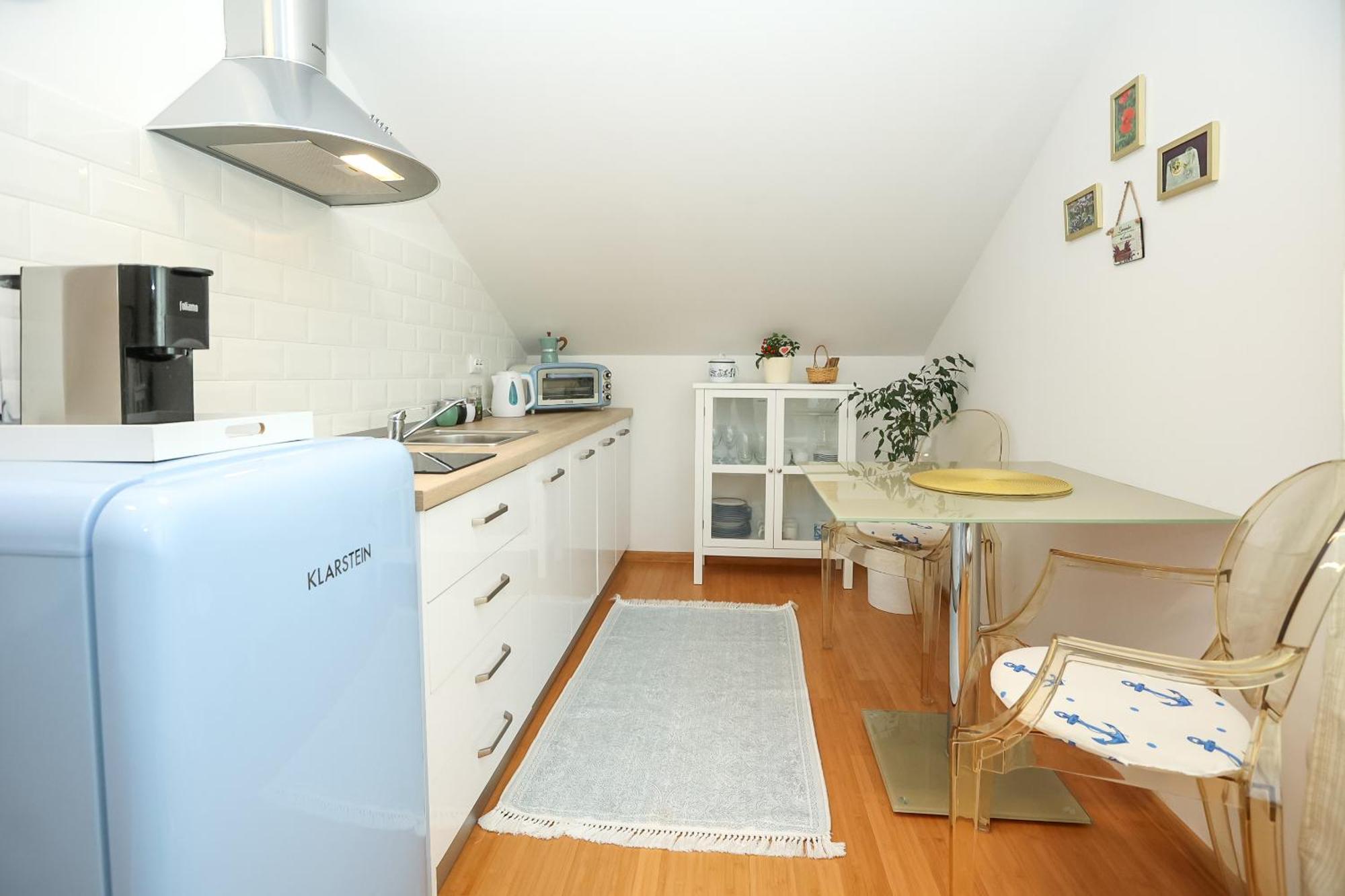 Z&A Studio Apartment With Parking Божава Екстер'єр фото